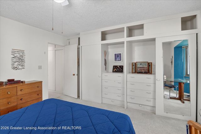 825 Oakwood Drive, East Lansing, MI 48823