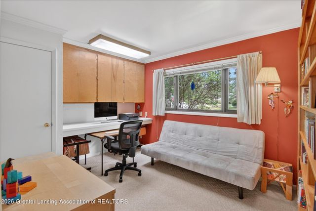 825 Oakwood Drive, East Lansing, MI 48823