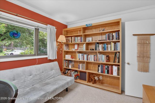 825 Oakwood Drive, East Lansing, MI 48823