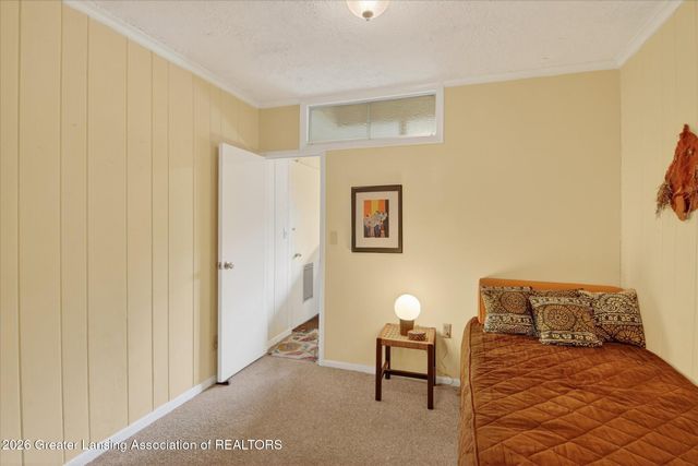825 Oakwood Drive, East Lansing, MI 48823