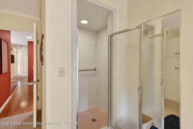 825 Oakwood Drive, East Lansing, MI 48823