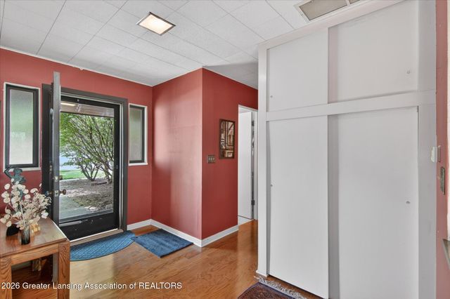825 Oakwood Drive, East Lansing, MI 48823