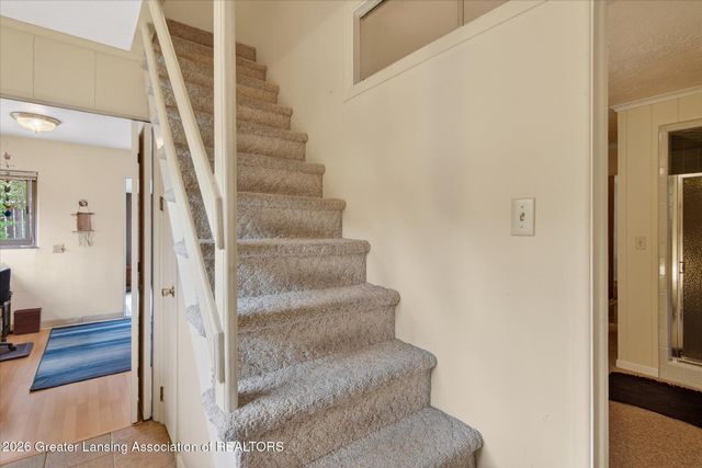 825 Oakwood Drive, East Lansing, MI 48823