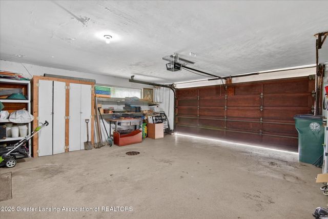 825 Oakwood Drive, East Lansing, MI 48823