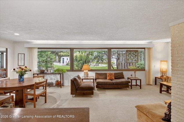 825 Oakwood Drive, East Lansing, MI 48823