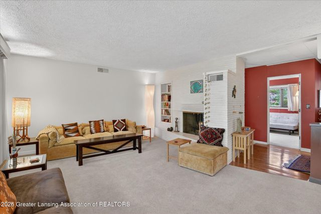 825 Oakwood Drive, East Lansing, MI 48823