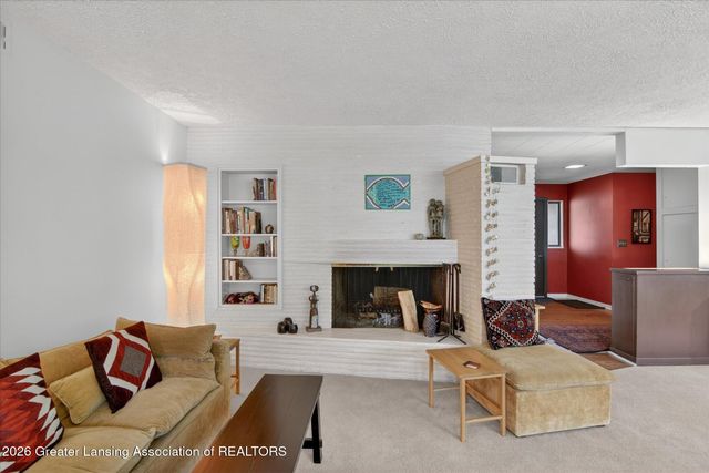 825 Oakwood Drive, East Lansing, MI 48823
