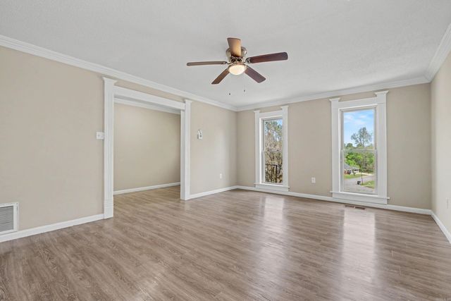 1209 Yorkshire, Helena, AR 72342