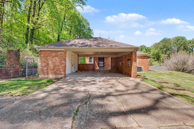 1209 Yorkshire, Helena, AR 72342