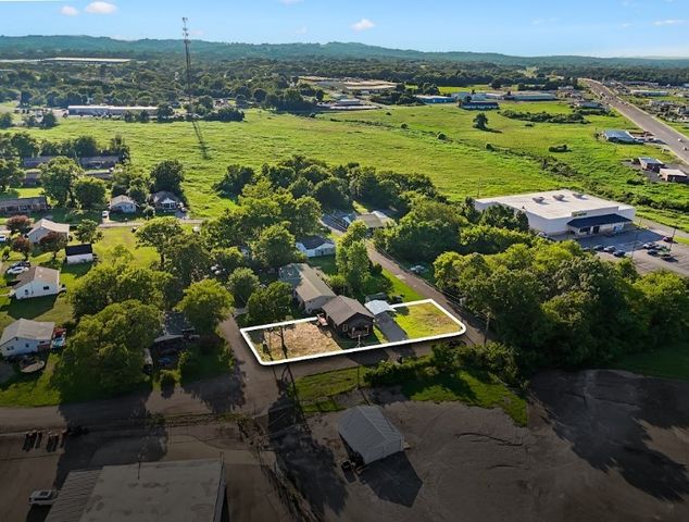 927 Fisher St, Lewisburg, TN 37091