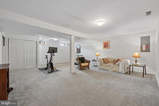 23 EQUESTRIAN DR, Burlington, NJ 08016