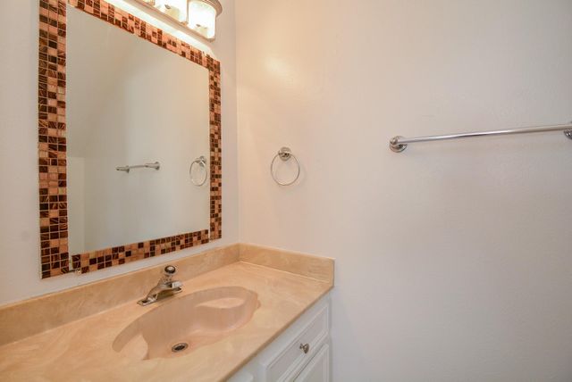 516 Birdsong Drive, League City, TX 77573