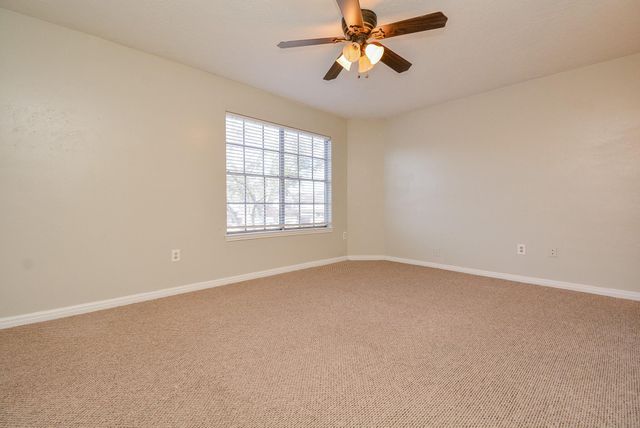 516 Birdsong Drive, League City, TX 77573