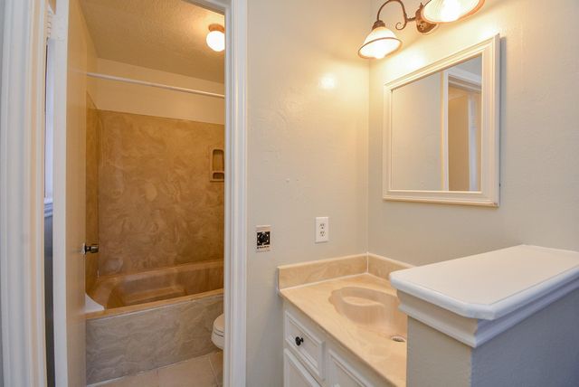 516 Birdsong Drive, League City, TX 77573