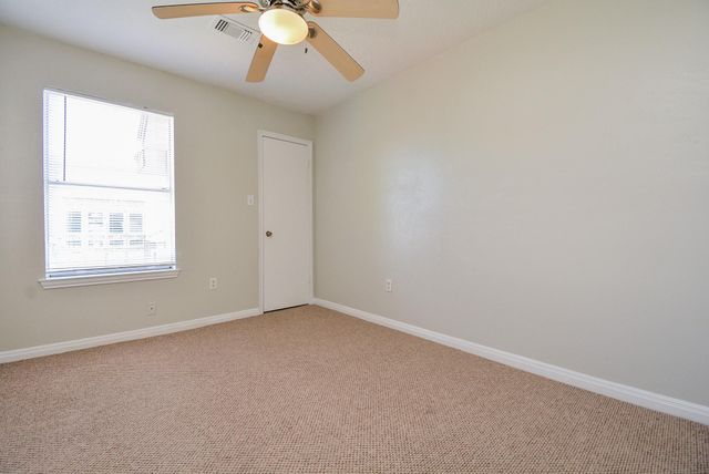 516 Birdsong Drive, League City, TX 77573