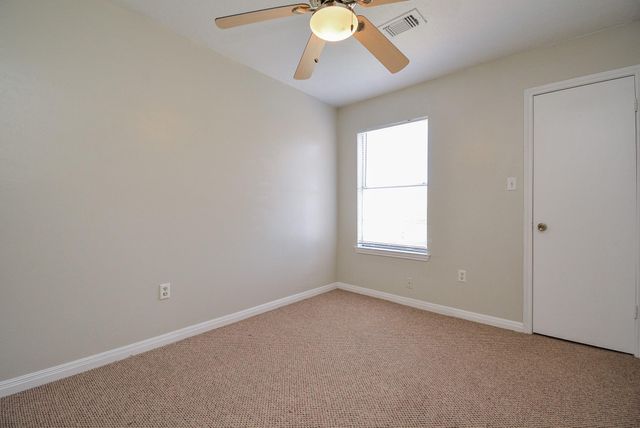 516 Birdsong Drive, League City, TX 77573