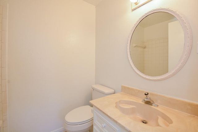 516 Birdsong Drive, League City, TX 77573