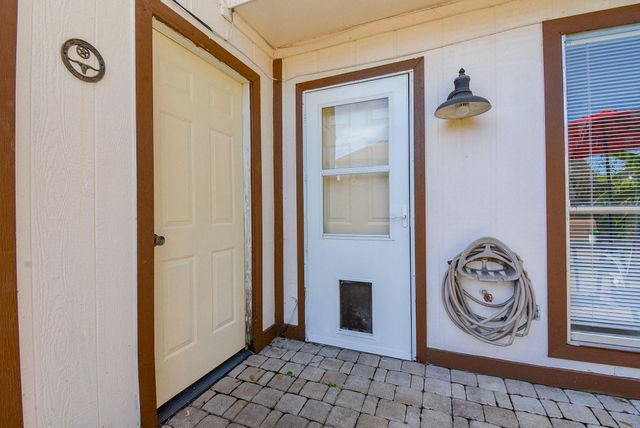 516 Birdsong Drive, League City, TX 77573