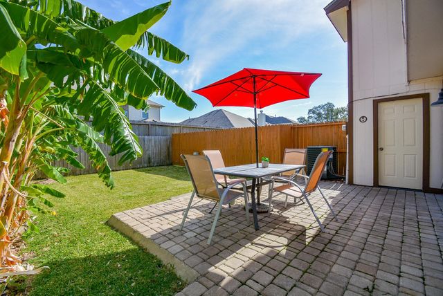 516 Birdsong Drive, League City, TX 77573