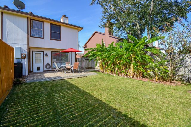 516 Birdsong Drive, League City, TX 77573