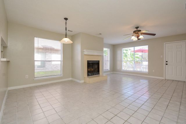 516 Birdsong Drive, League City, TX 77573