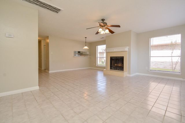 516 Birdsong Drive, League City, TX 77573