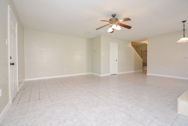 516 Birdsong Drive, League City, TX 77573