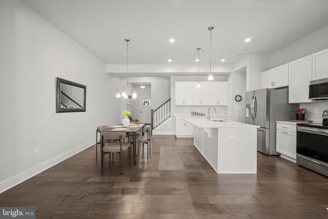 2812 TOWN VIEW CIR, New Windsor, MD 21776