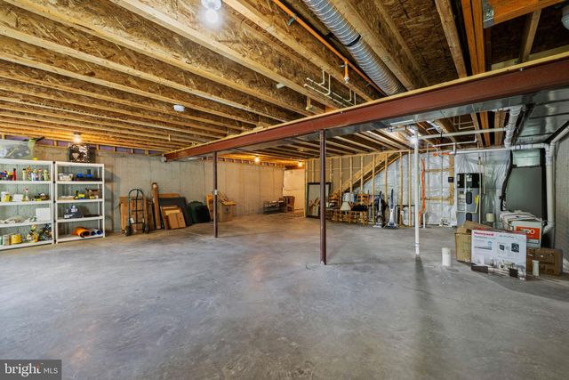 2812 TOWN VIEW CIR, New Windsor, MD 21776