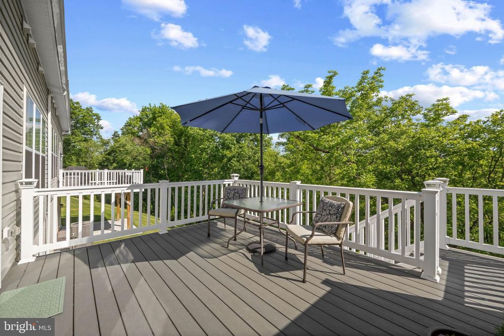 Image 42 of property listing at 2812 TOWN VIEW CIR, New Windsor, MD 21776