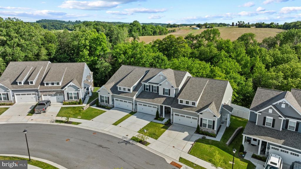 Image 48 of property listing at 2812 TOWN VIEW CIR, New Windsor, MD 21776