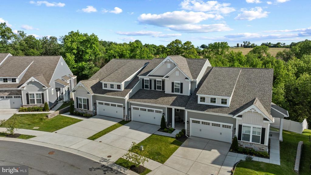 Image 49 of property listing at 2812 TOWN VIEW CIR, New Windsor, MD 21776