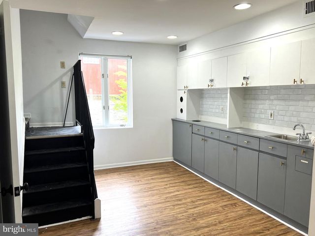 733 MONTGOMERY, Narberth, PA 19072