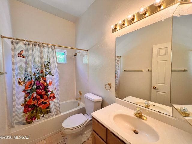 1427 W Cathedral Way, Tucson, AZ 85737