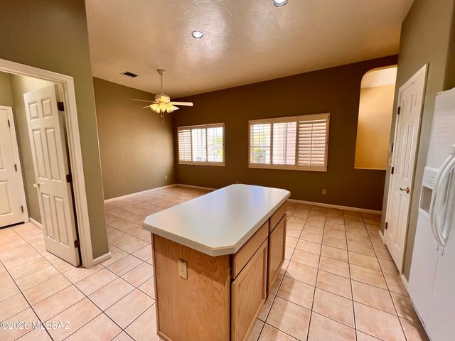 1427 W Cathedral Way, Tucson, AZ 85737