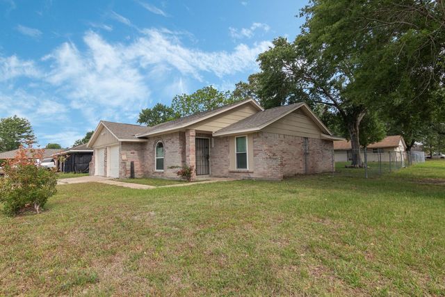 4206 Oak Shadows Drive, Houston, TX 77091