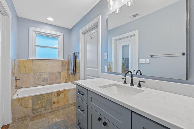 5400 Sunshine DR, Austin, TX 78756