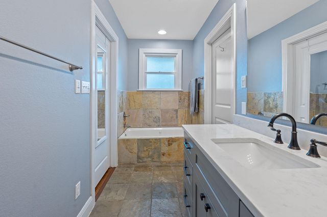 5400 Sunshine DR, Austin, TX 78756