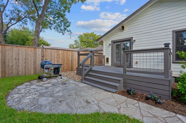 5400 Sunshine DR, Austin, TX 78756