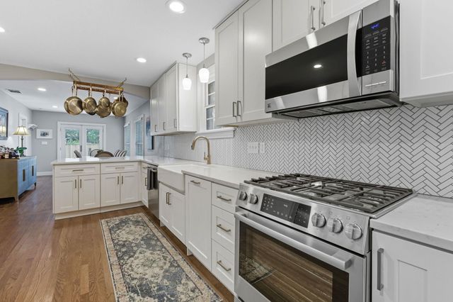 5400 Sunshine DR, Austin, TX 78756