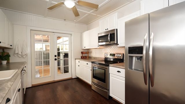 690 Taunton Ave, Seekonk, MA 02771