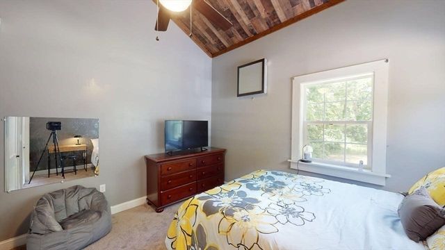 690 Taunton Ave, Seekonk, MA 02771