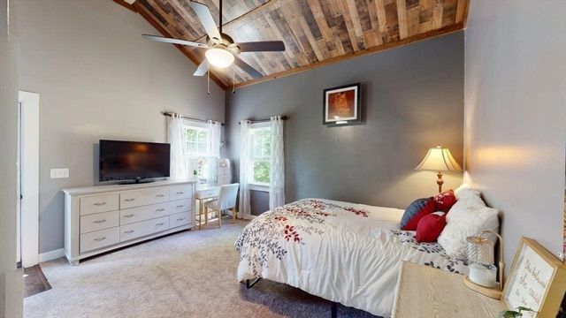 690 Taunton Ave, Seekonk, MA 02771
