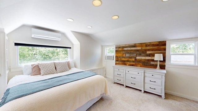 690 Taunton Ave, Seekonk, MA 02771
