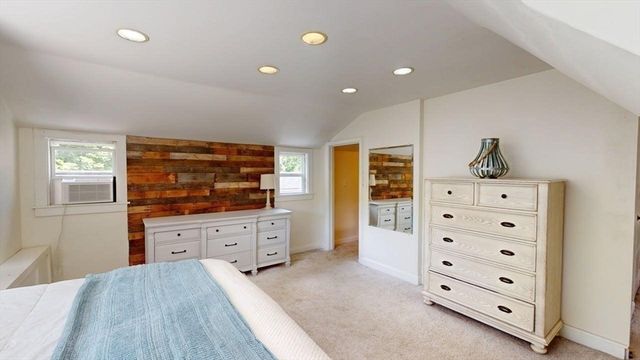 690 Taunton Ave, Seekonk, MA 02771