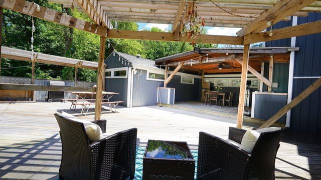 690 Taunton Ave, Seekonk, MA 02771