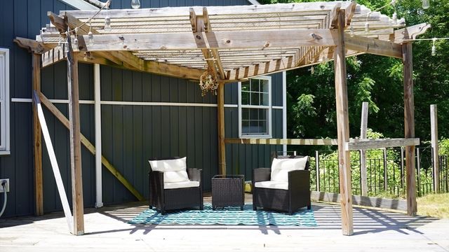 690 Taunton Ave, Seekonk, MA 02771