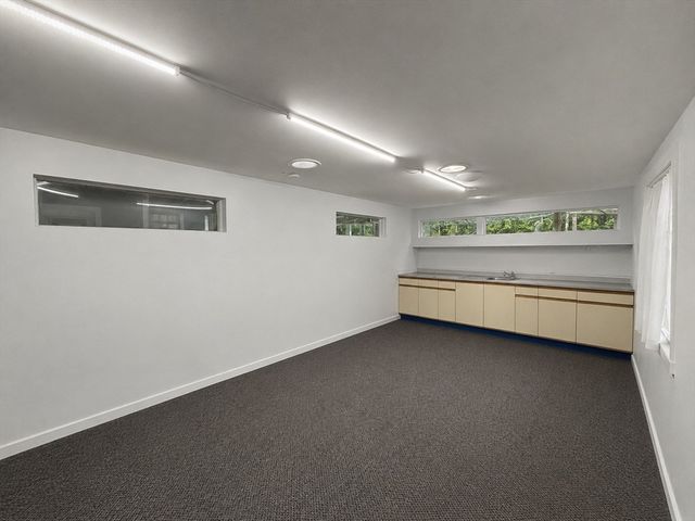 690 Taunton Ave, Seekonk, MA 02771