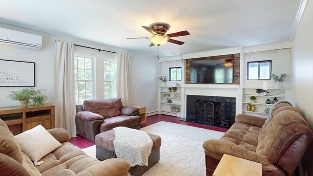 690 Taunton Ave, Seekonk, MA 02771