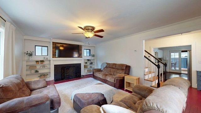 690 Taunton Ave, Seekonk, MA 02771